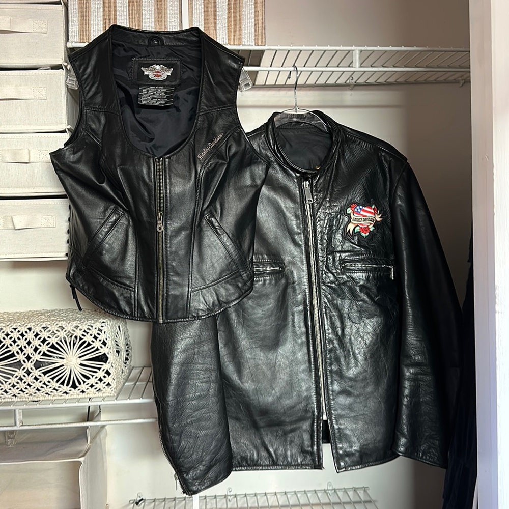 Women’s leather Harley side lace vest/jacket, not worn, marked LG, MED for sure